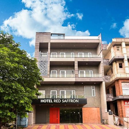 Hotel Red Saffron Нью-Дели Экстерьер фото
