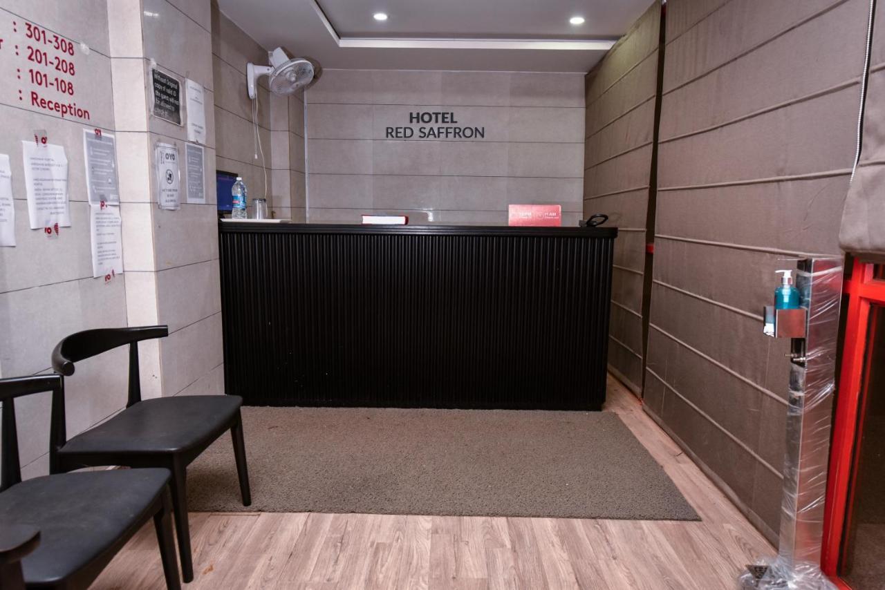 Hotel Red Saffron Нью-Дели Экстерьер фото